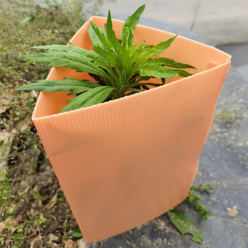 UV stabilizované vlnité plastové chrániče stromů